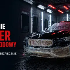 Czarny samochód w kabinie lakierniczej. Tekst: "Ile schnie lakier samochodowy i kiedy można bezpiecznie używać auta?".