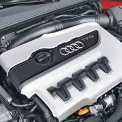 Silnik 2.0 TFSI z Golfa 5 GTI, gotowy do pracy.