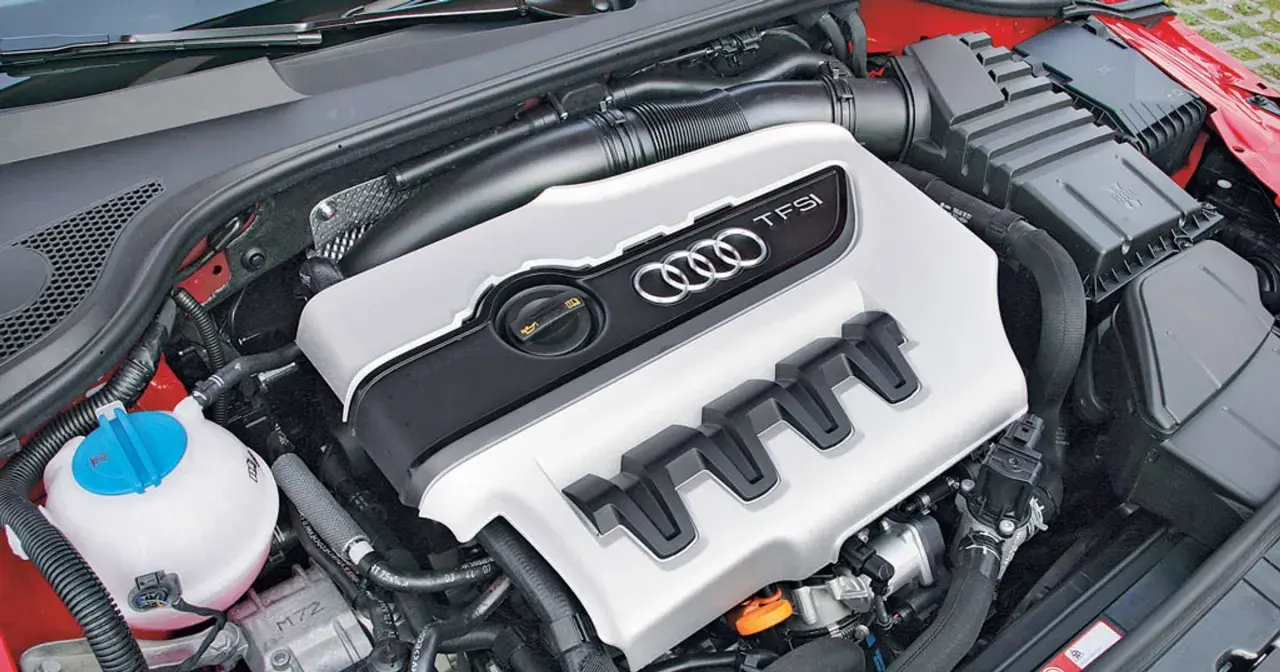 Silnik 2.0 TFSI z Golfa 5 GTI, gotowy do pracy.
