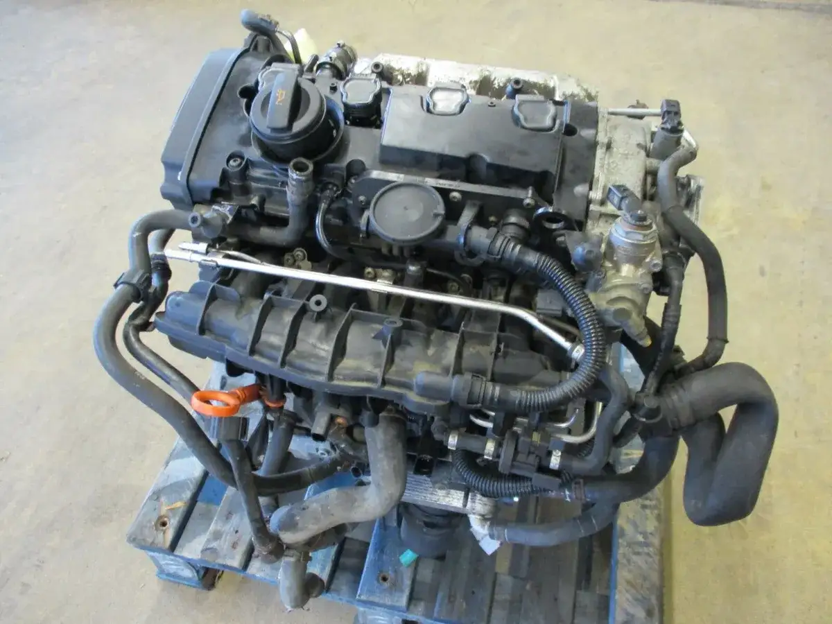 Silnik 2.0 TFSI z Golfa 5 GTI, gotowy do montażu.